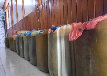 Polisi Bekuk Penyelundup BBM Bersubsidi di Pariaman, Belasan Jeriken Disita