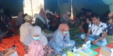 Korban Gempa di Pengungsian Simpang Timbo Abu Talamau Pasbar Diserang ISPA 8 Korban Gempa di Pengungsian Simpang Timbo Abu Talamau Pasbar Diserang ISPA