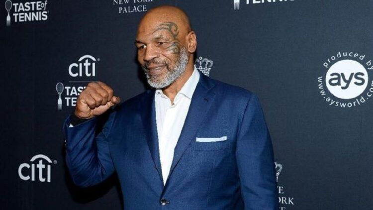 Bikin Onar, Mike Tyson Hajar Pria Mabuk di Pesawat 1 Mike Tyson. (net)