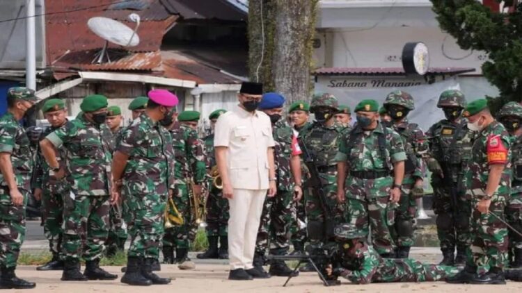 Pengecekan petugas keamanan menjelang Kunjungan Kerja Wakil Presiden RI  K.H. Ma'ruf Amin bersama rombongan. (Antara/HO-Pemkot Bukittinggi)