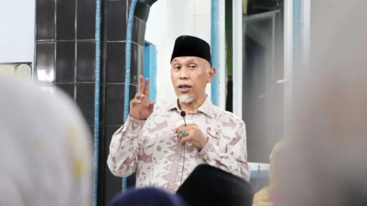 Gubernur Sumbar Mahyeldi kunjungi masjid di Kota Padang. (ANTARA/Kominfotik Sumbar)