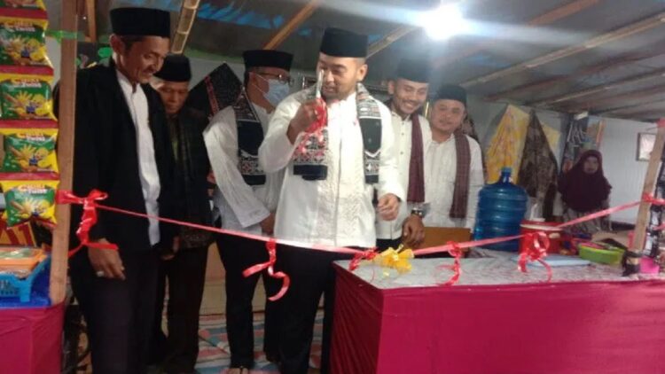 Wagub Sumbar Audy Joinaldy resmikan pasar kuliner. (ANTARA/Dokumentasi Diskominfotik Sumbar)