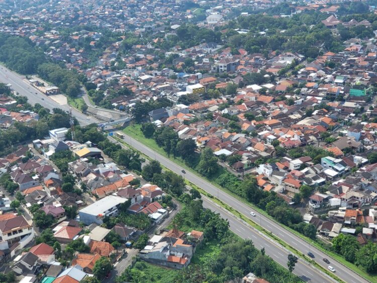 Pantau Lewat Heli, Polisi Sebut Arus Mudik Cikampek-Kalikangkung Normal 1 Suasana mudik dipantau dari udara.