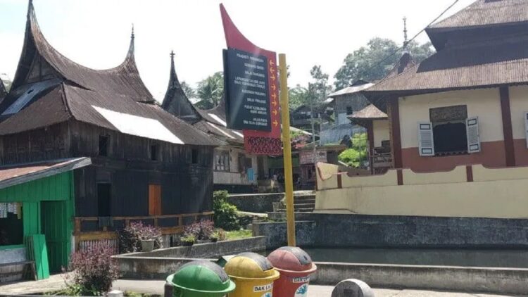 Masjid Islah salah satu wisata religi di Nagari Tuo Pariangan yang berusia ratusan tahun. (Antara/Dokumen Etri Saputra)