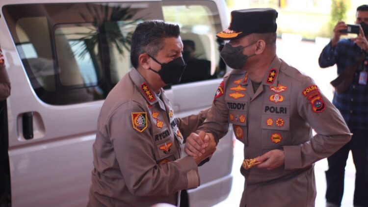 Kapolda Sumbar Sambut Kedatangan Kalemdiklat Polri 1 Kalemdiklat Polri bertemu Kapolda Sumbar.