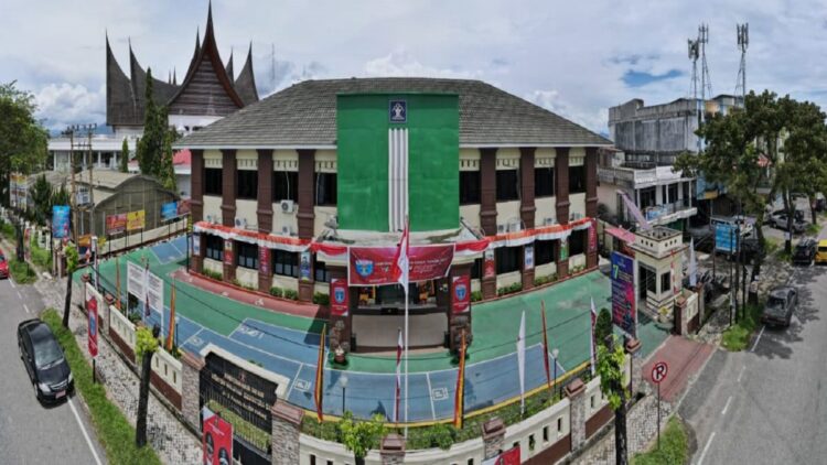 Kantor Kanwil Kemenkumham Sumbar dalam foto panorama.