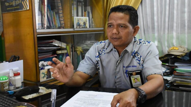 Jadi Pusat Keunggulan, SMK Semen Padang Dapat Dana Hibah Rp1,2 Miliar 1 Kepala SMK Semen padang Gusriadi.