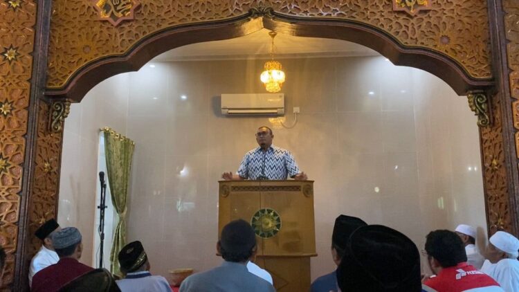 Shalat Jumat di Bungus Padang, Andre Rosiade Bantu Pembangunan Masjid 1 Anggota DPR RI Andre Rosiade diberi kesempatan memberikan sambutan usai shalat Jumat di Masjid Nurul Yaqin Muhammadiyah Bungus Teluk Kabung (Bungtekab). (IST)
