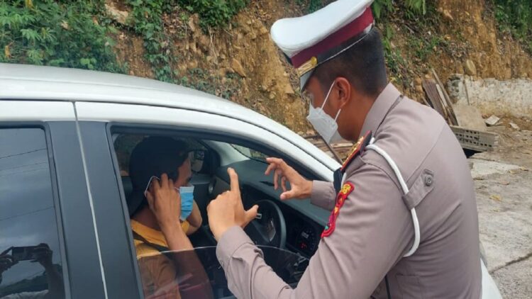 Kasubnit BM Satlantas Polresta Padang Ipda Muhammad Fajri mengingatkan agar pengendara selalu memakai masker. (IST)