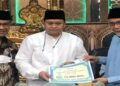 Serahkan Bantuan Rp50 Juta saat Safari Ramadhan di Bukittinggi, Ini Pesan Dirlantas Polda Sumbar! 6 Serahkan Bantuan Rp50 Juta saat Safari Ramadhan di Bukittinggi, Ini Pesan Dirlantas Polda Sumbar!