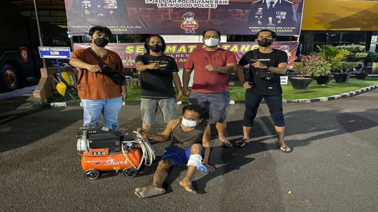 Tim Klewang Satreskrim Polresta Padang menangkap pencuria kompresor di Padang. (IST)