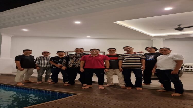 Foto bersama di sela-sela acara buka bersama WIALTI UBH area Jabodetabek. (IST)