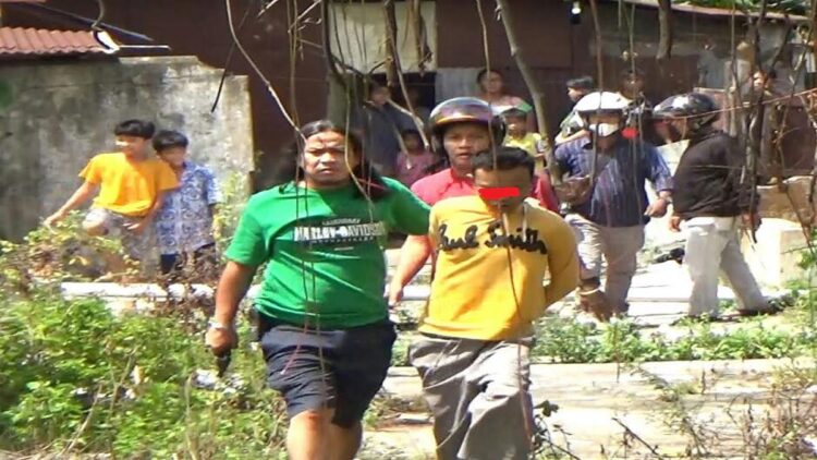 Tim Klewang meringkus satu dari dua pencuri motor di pinggir jalan kawasan Sisingamangaraja. (IST)