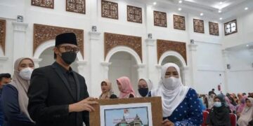 Wako Bukittinggi Janji Tindaklanjuti Persoalan Guru Honorer yang Digaji Minim oleh Yayasan 8 Wako Bukittinggi Janji Tindaklanjuti Persoalan Guru Honorer yang Digaji Minim oleh Yayasan