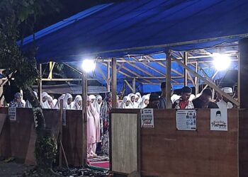 Andre Rosiade Apresiasi DPC Gerindra Pasbar Dirikan Tempat Ibadah Sementara untuk Korban Gempa