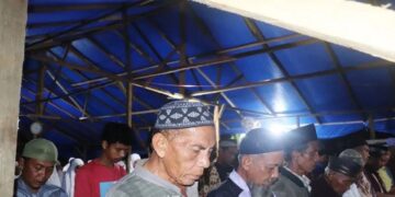 Korban Gempa di Pasbar Gelar Shalat Tarawih di Mushala Darurat, Begini Kondisinya