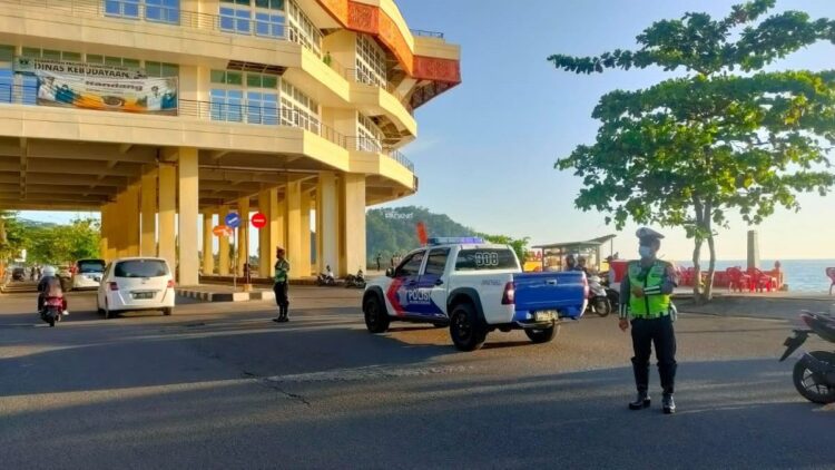 Pengawasan balimau Polresta Padang.