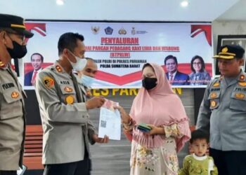 3.000 Warga di Pariaman dan Padangpariaman Terima Bantuan Tunai Pangan PKL dan Warung