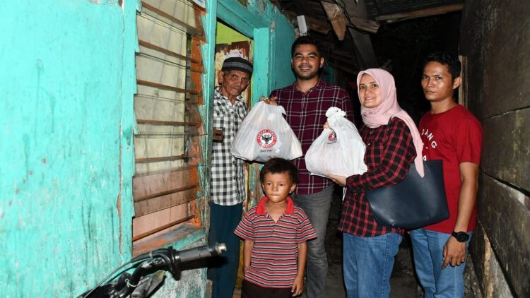 Tok Tok Tok Buka Puasa Bersama Semen Padang Disambut Antusias Masyarakat Gates 1 Tim tok tok tok buka bersama Semen Padang di kawasan Gates.