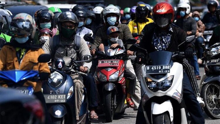 H+1 Lebaran, Tercatat 21.261 Kendaraan Masuk ke Sumbar 1 Ilustrasi pemudik motor. (net)