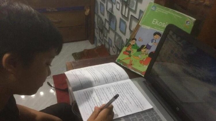 PTM di Sekolah Madrasah Ditunda hingga 11 Mei 2022, Diganti Kelas Daring 1 Ilustrasi. (ANTARA/Eddy A/Kominfo HSU)