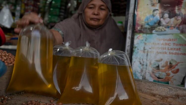 Subsidi Minyak Goreng Curah Disetop 31 Mei 2022, Pemerintah Terapkan DMO sebagai Ganti 1 Ilustrasi minyak goreng curah. (net)