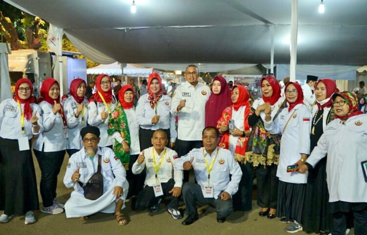 Ketua Harian DPP IKM Andre Rosiade berdama pengurus DPW IKM Jakarta.