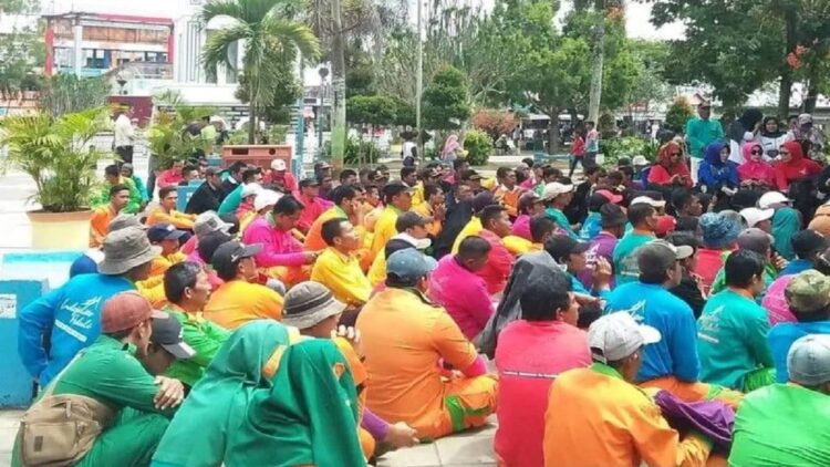 Petugas kebersihan Kota Bukittinggi. (ANTARA/Dok pribadi)