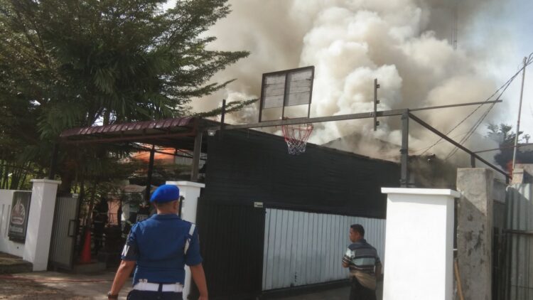Rumah Pengusaha Aim Zen di PadangTerbakar, Api Diduga dari Ledakan AC 1 IMG 20220505 WA0010
