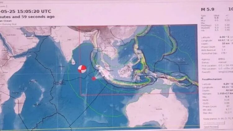 Monitoring gempa bumi magnitudo 5,9 di Samudra Hindia pada Rabu (25/5/2022) malam. (ANTARA/HO.BMKG)