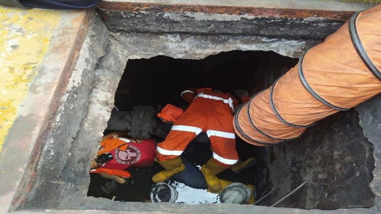 Korban tewas terjebak di dalam gorong-gorong pipa Gas PGN, di Tanjung Morawa Deliserdang. (IST)