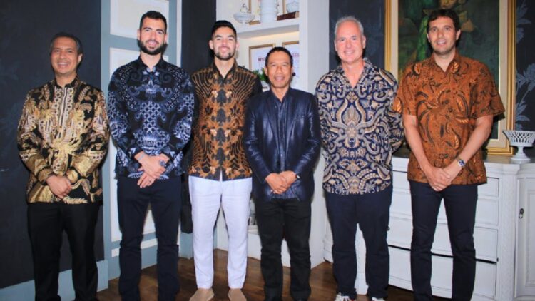 Selesaikan Proses Naturalisasi, Jordi dan Sandy Akui akan Rindu Indonesia 1 Jordi Amat dan Sandy Walsh.