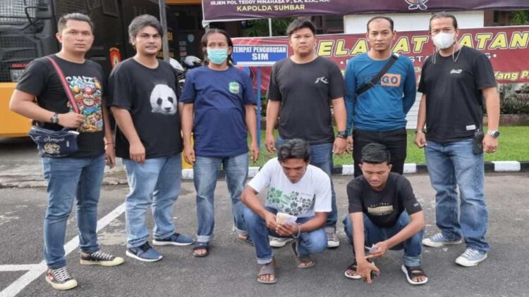 Polisi Ciduk 15 Orang di Padang, Diduga Lakukan Pungli 1 Klewang