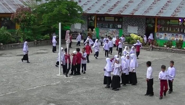 Proses Belajar Tetap Berjalan Usai SDN 30 V Koto Padang Pariaman Terbakar