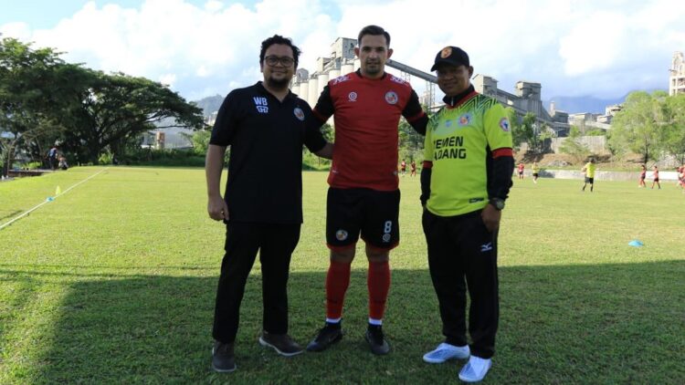 Silvio Escobar Resmi Berseragam Semen Padang FC 1 Rekrutan anyar Semen Padang FC, Silvio Escobar.