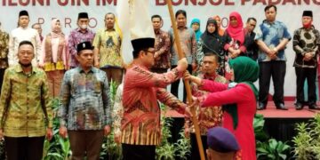 Apresiasi Ketua DPRD Sumbar hingga Ketua MPR RI untuk Pengukuhan Iluni UIN 8 Apresiasi Ketua DPRD Sumbar hingga Ketua MPR RI untuk Pengukuhan Iluni UIN