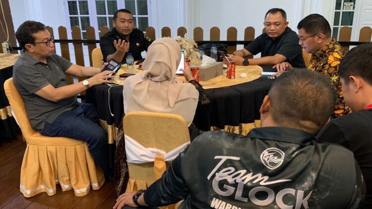 Wagub Audy Joinaldy jadi Ketua Perbakin Sumbar.