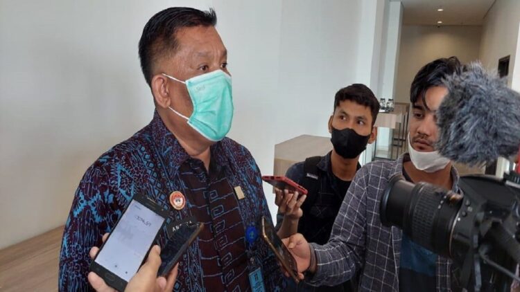 Kakanwil Kemenkumham Sumbar Sebut 25 Napi Biang Keributan di Rutan Padang Terancam Dinusakambangkan 1 Kepala Kanwil Kemenkumham Sumbar, R Andika Dwi Prasetya saat diwawancarai wartawan. (IST)
