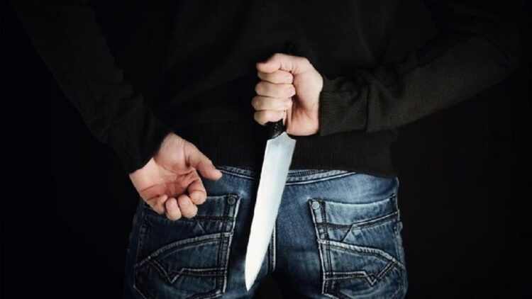 Ilustrasi penusukan (Foto: dok. iStock)