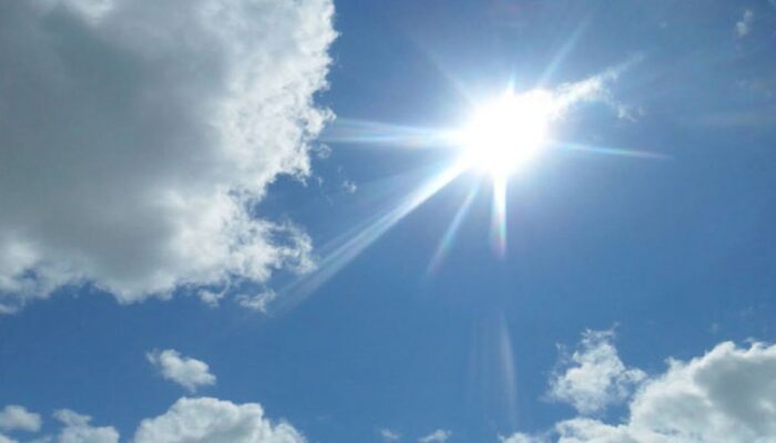 BMKG Ingatkan Potensi Hujan Petir, Cuaca Panas, dan Banjir Rob di Sejumlah Daerah