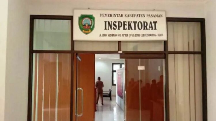 Diberhentikan Sementara, Wali Nagari Panti Pasaman Ditenggat 3 Bulan Selesaikan Temuan Inspektorat Rp1,6 M 1 Gedung Inspektorat Pasaman Barat. (ANTARA/Altas Maulana)