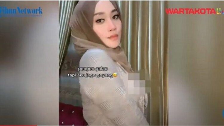 Usai Aksinya Viral, Tiktokers Berhijab Pamer Payudara akhirnya Minta Maaf 1 Video TikTokers berhijab pamer payudara menuai kecaman. (net)
