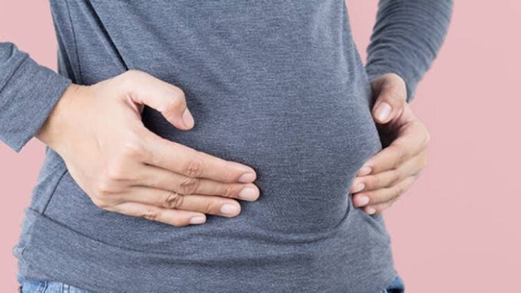 Perut Kembung Akibat Makan Banyak saat Lebaran, Ini Cara Mengatasinya 1 ilustrasi perut kembung. (dok. istimewa)