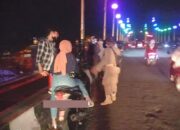 Satpol PP Padang Tegur Pemilik Kendaraan yang Parkir di Jembatan Siti Nurbaya