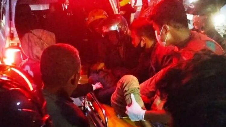 Warga Sumut yang diduga nekat lakukan aksi lompat jalan layang di Bukittinggi (ANTARA/Alfatah)