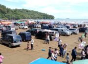 Libur Lebaran, Akses ke Pantai Air Manis Padang Macet hingga Satu Kilometer