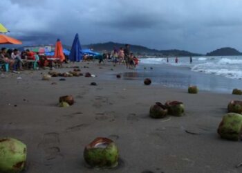 Pantai Padang menjadi salah satu destinasi wisata favorit di Sumbar versi survei UI