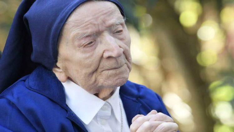Suster Andre asal Perancis jadi Orang Tertua Dunia, Ini Rahasia Panjang Umurnya 1 Orang tertua di dunia Suster Andre. (net)
