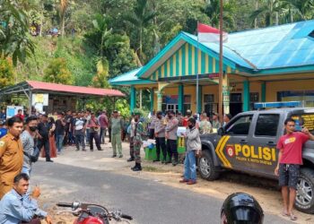 Video Mesumnya Beredar, Wali Nagari Paninjauan Didemo Warga