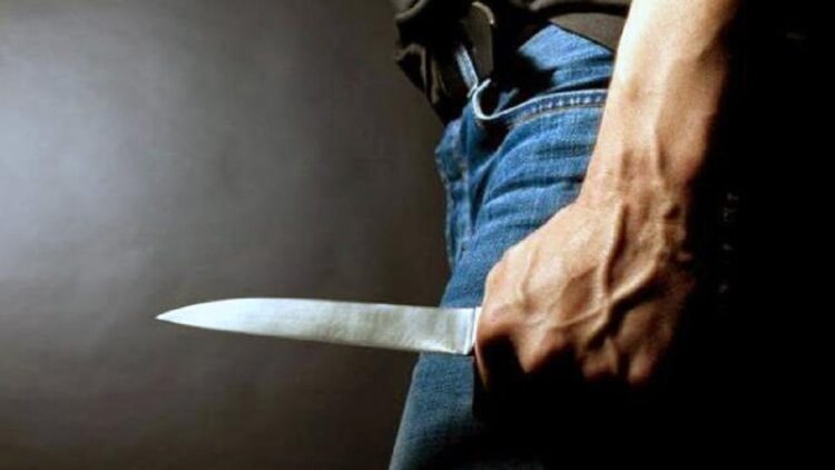 Pria di Balikpapan Ditikam Keponakan Sendiri, Pelaku Diduga Dapat Bisikan Gaib 1 Ilustrasi penusukan. (net)